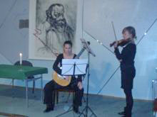 Duo Mosso: na kitari igra Morana Pešutić na violini pa Selma Dizdarević. Foto: a.k.m.