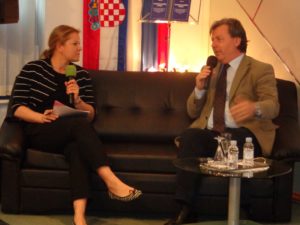 Tanja Borčić Bernard u razgovoru s Vojkom Volkom. Foto: akm